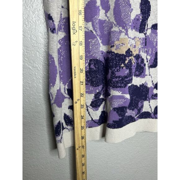 Chico's Short Sleeve Crew Neck Abstract Purple Floral Sweater Size Large - Picture 3 of 7
